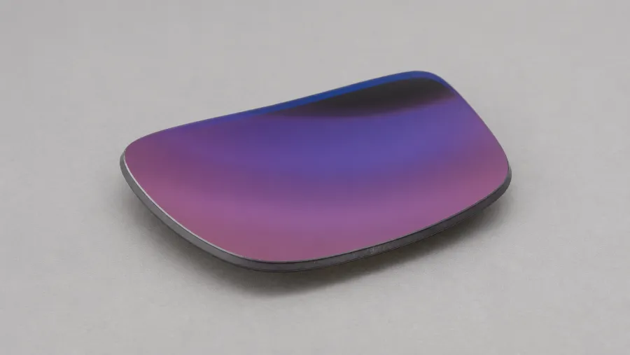 Verre avec traitement antireflet : il ne reste qu'un léger reflet bleu-violet